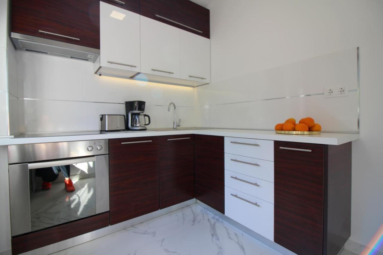 Modern Apartment Sabina With Nice Garden 포레치 외부 사진